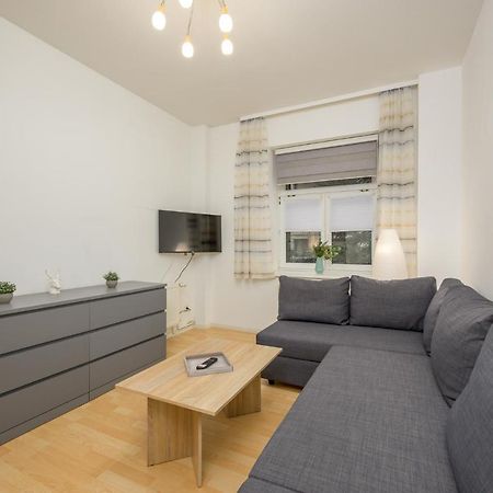 Ferienwohnung Zentral FeWo - EG - Karli - 30qm - Küche - Netflix Leipzig Exterior foto