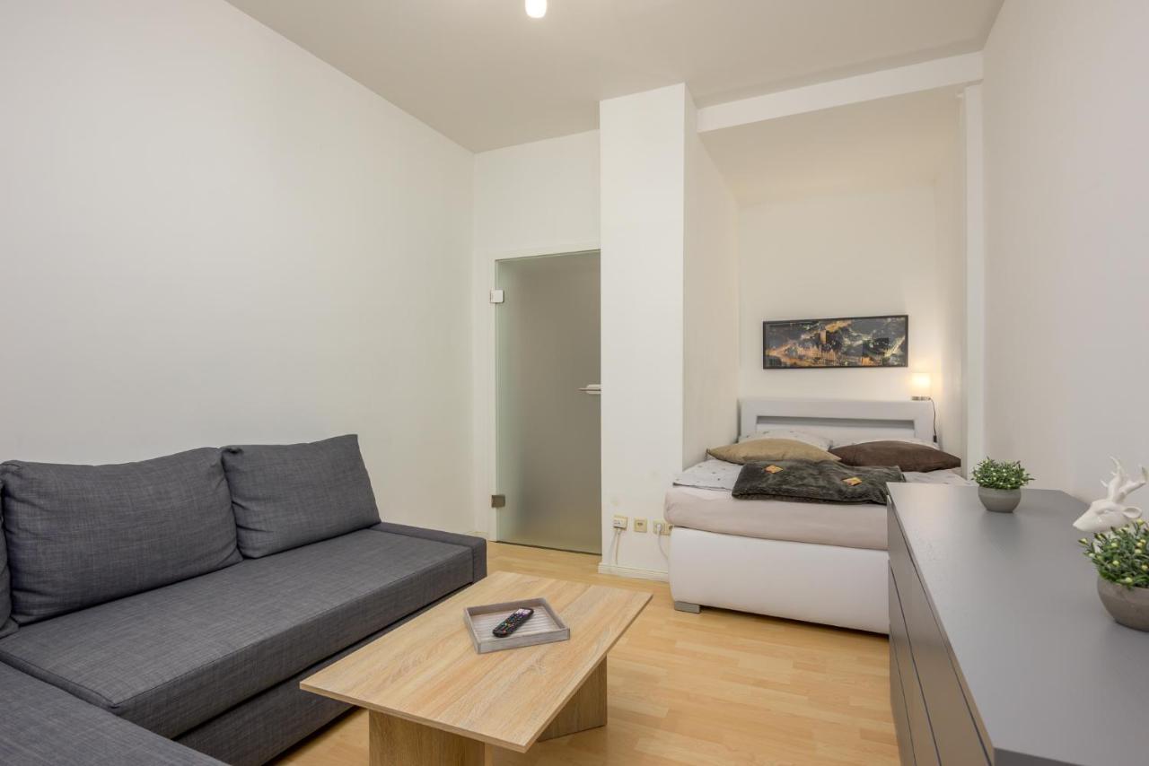 Ferienwohnung Zentral FeWo - EG - Karli - 30qm - Küche - Netflix Leipzig Exterior foto