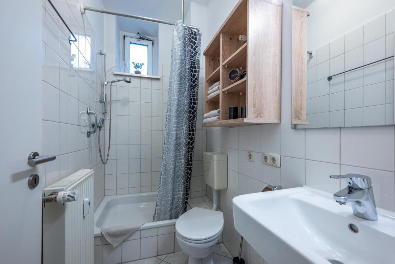 Ferienwohnung Zentral FeWo - EG - Karli - 30qm - Küche - Netflix Leipzig Exterior foto